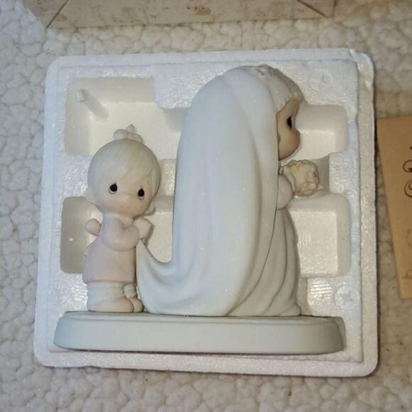 Precious Moments Vintage God Bless the Bride E2832 Porcelain Figurine in Box - Picture 1 of 7